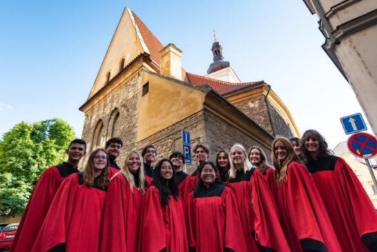 Συναυλίες μαθητικής χορωδίας Grossmont High School Red Robe Choir